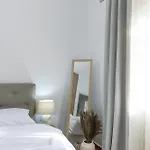 Helen - 科扎尼