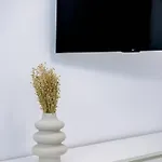 Helen - *